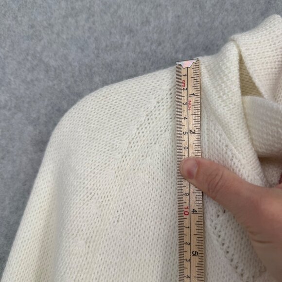 Knit Fashion VTG 50s Knit Cape Poncho One Size White Floral Embroidered Cottage - Picture 9 of 11